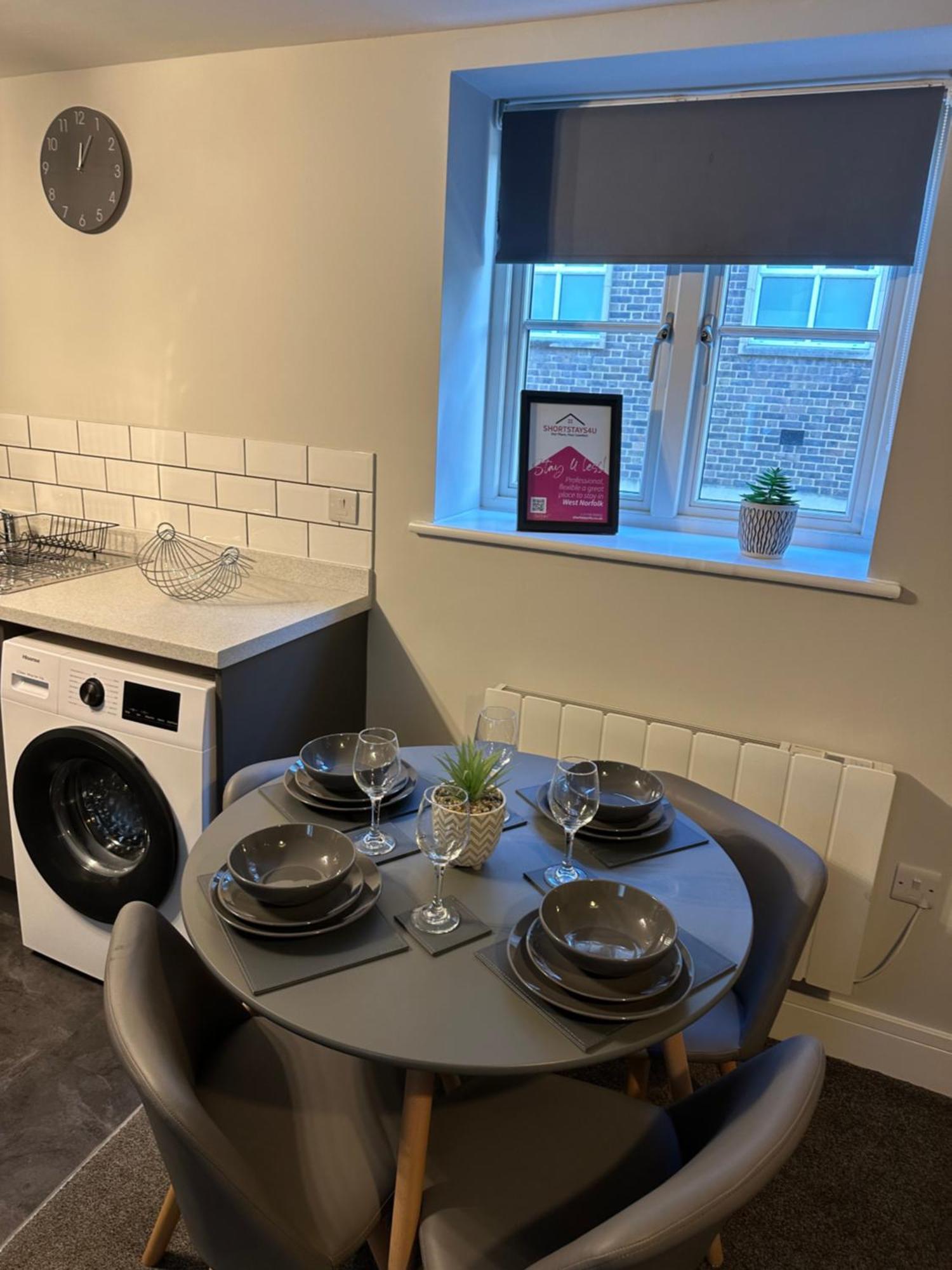 Maple House - 2 Bedroom House With Free Parking In Town By Shortstays4U King's Lynn Zewnętrze zdjęcie